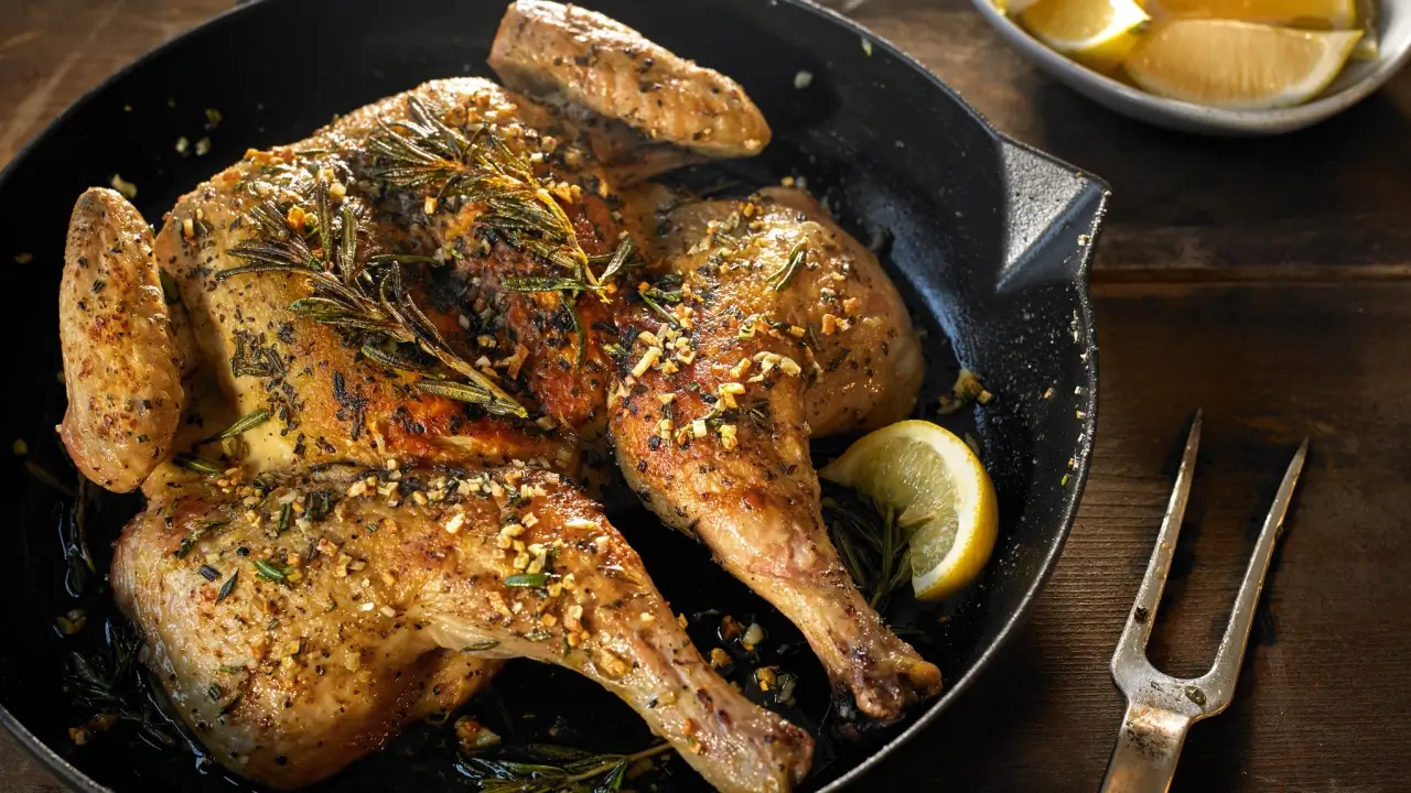 poulet rôti à l’ail, romarin et citron