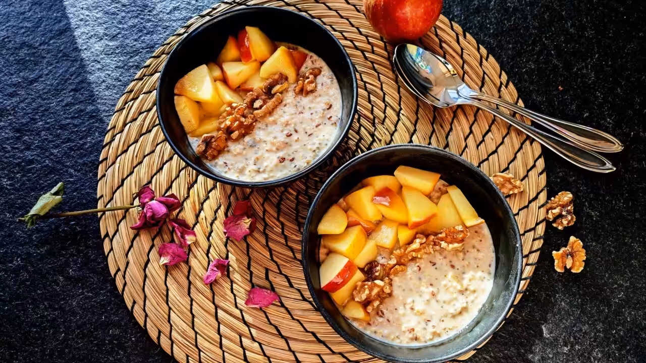 porridge aux flocons d’avoine et pommes caramélisées