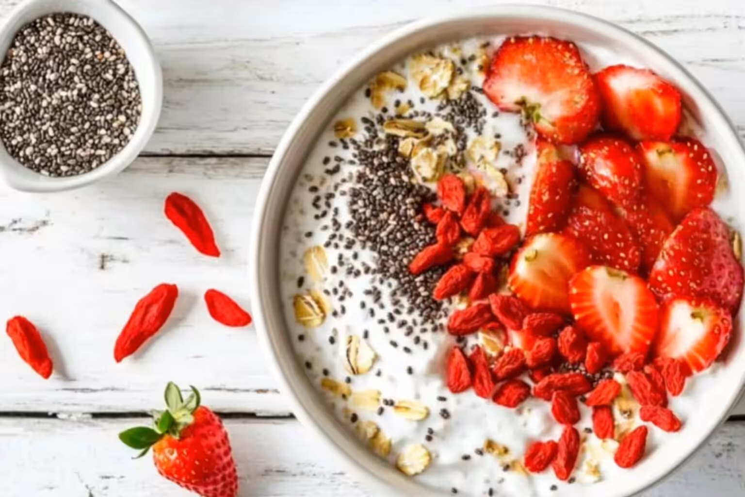 Bol de skyr aux fraises