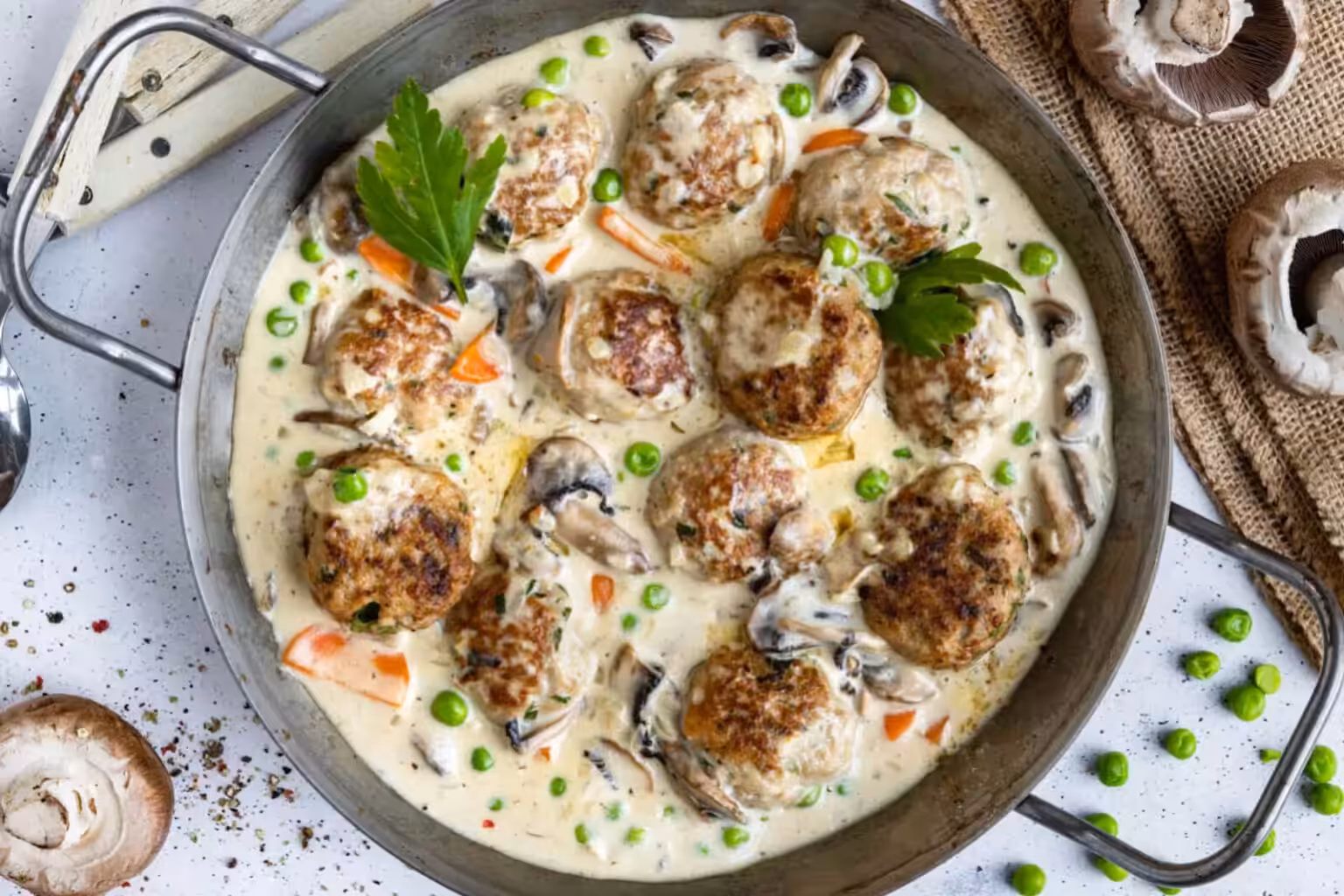 Boulettes suédoises sauce crème aux champignons