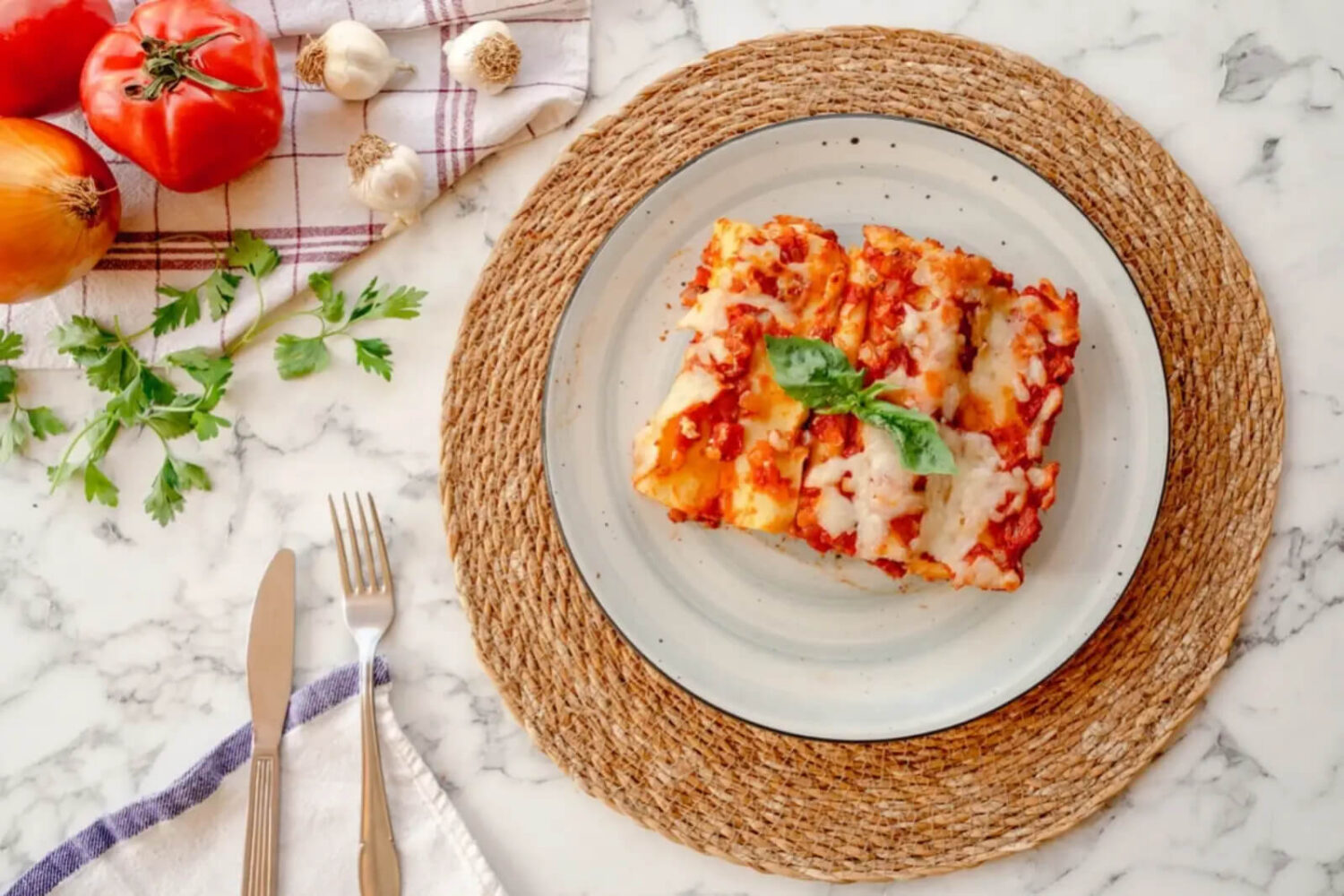 La recette de cannelloni gratinés qui fait revenir tout le monde à table. Cannelloni à la tomate et au fromage