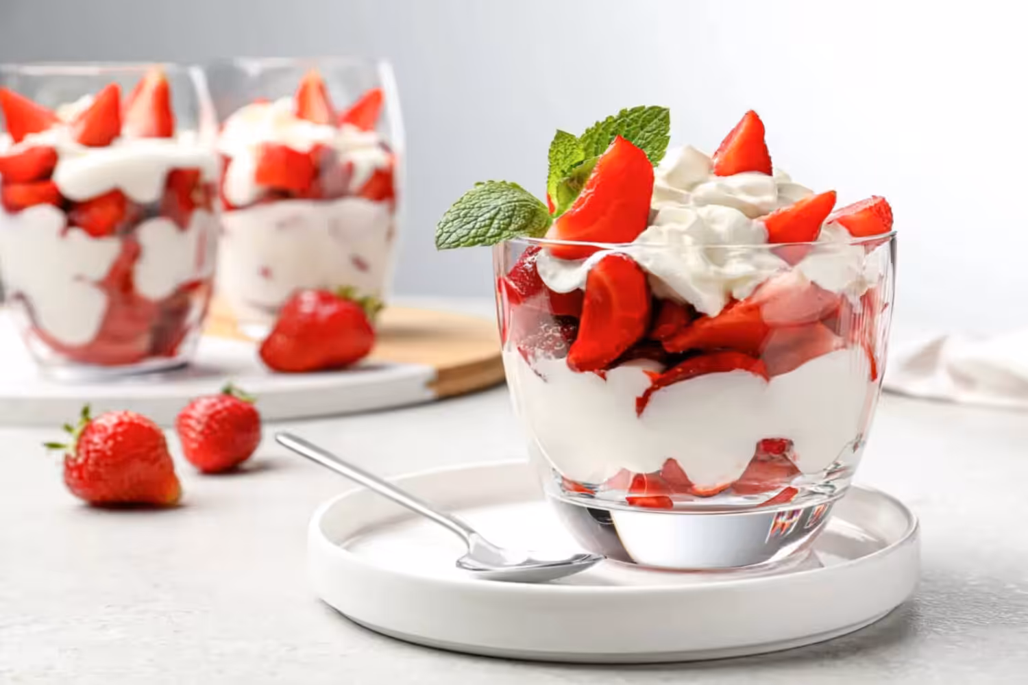 Coupe de fraises de Laurent Mariotte : le dessert simple et parfumé qui sublime les fraises Coupe de fraises de Laurent Mariotte