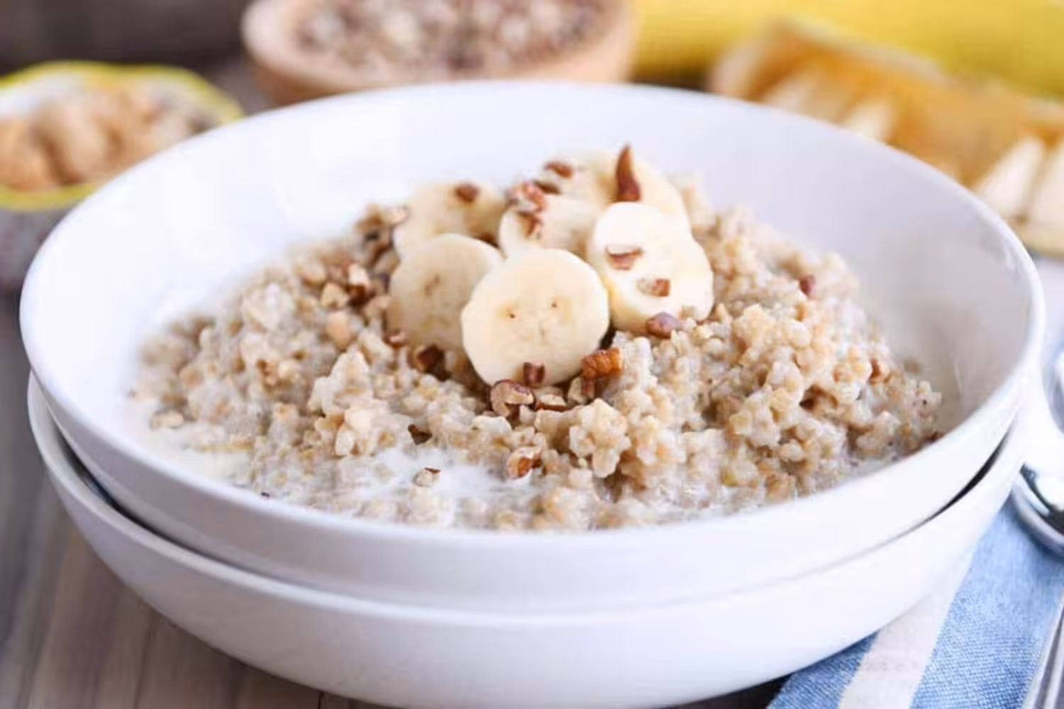 Porridge à la banane et aux noix