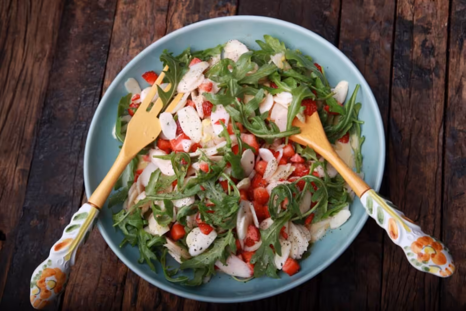 Salade asperges blanches fraises roquette