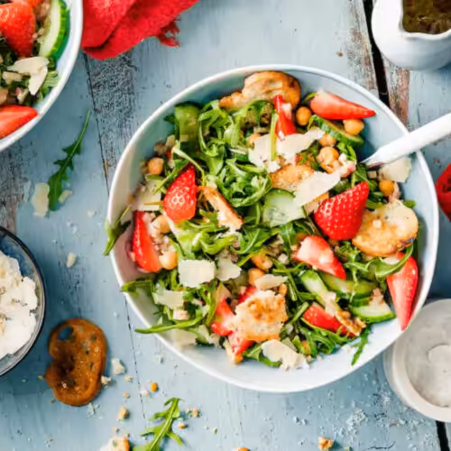 Salade fraises roquette pois chiches