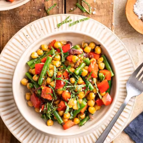 Salade méditerranéenne de pois chiches et haricots verts