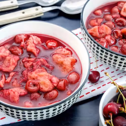 Soupe aux cerises et aux quenelles