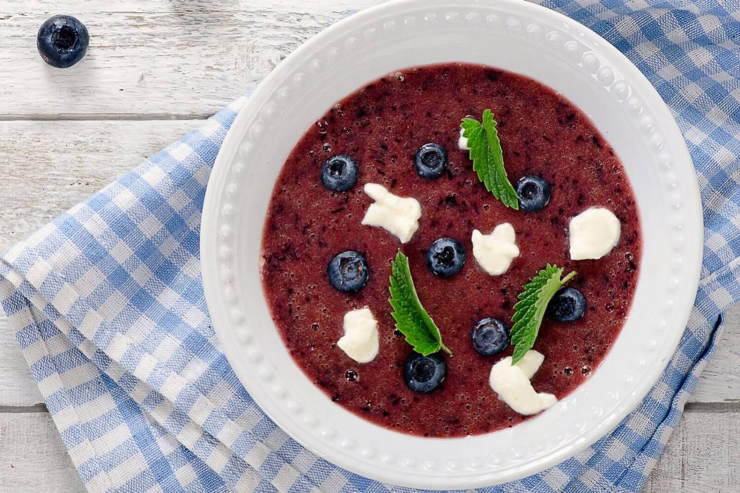 Soupe froide aux myrtilles