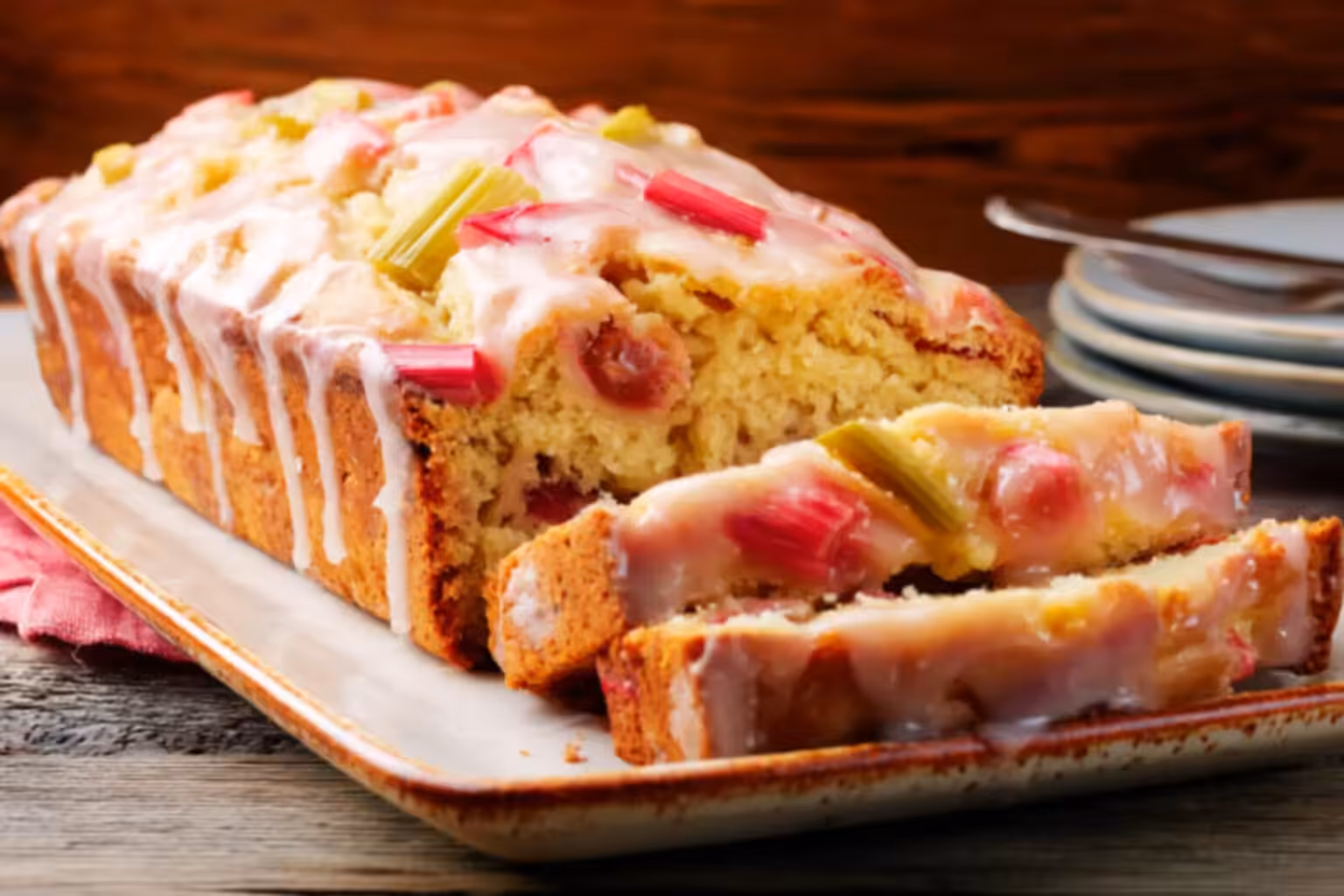 Cake rhubarbe agrumes : la recette moelleuse et acidulée à tester absolument Cake à la rhubarbe et aux agrumes