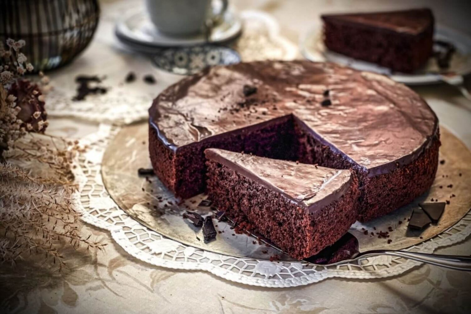 Gâteau au chocolat moelleux et glaçage fondant : la recette qui fait toujours l’unanimité Gâteau au chocolat moelleux