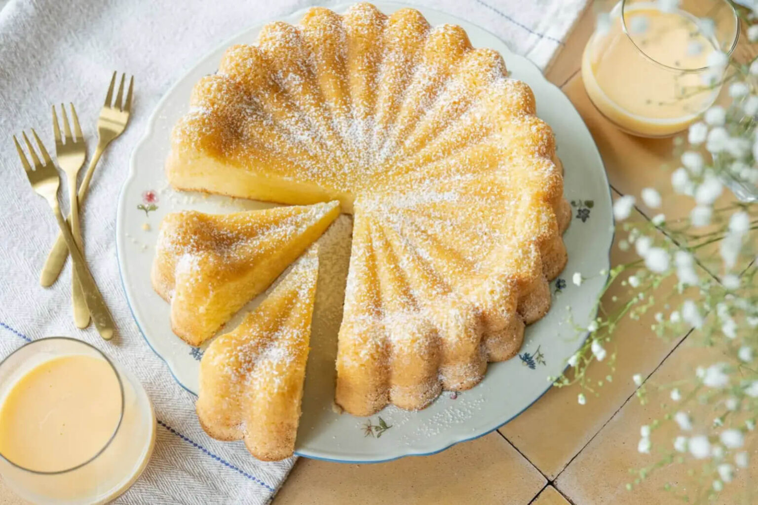 Gâteau au lait de poule : la recette moelleuse et parfumée qui sent les fêtes Gâteau au lait de poule