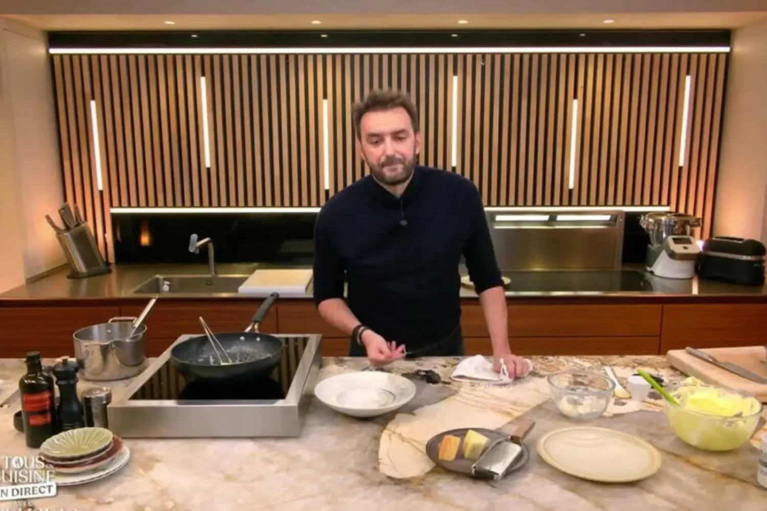 Cyril Lignac face à un revers inattendu : Tous en cuisine tombe à un niveau jamais vu La spéciale Coupe du monde de Cyril Lignac ne trouve pas son public