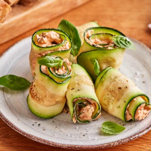 Rouleaux de courgettes à la crème épicée