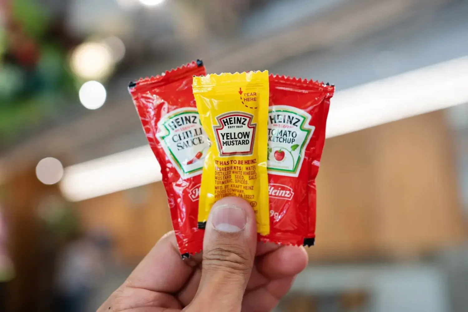 Sachets de ketchup et mayonnaise intérdit en Europe