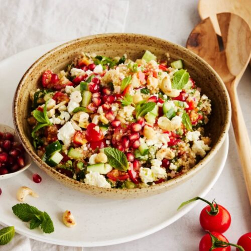 Salade méditerranéenne de quinoa grenade et concombre