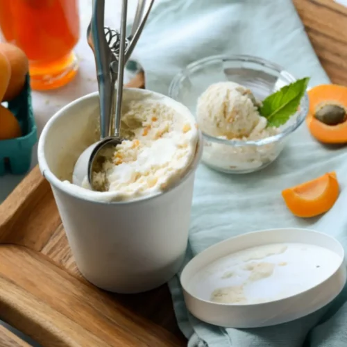 Glace à l'abricot et crumble maison