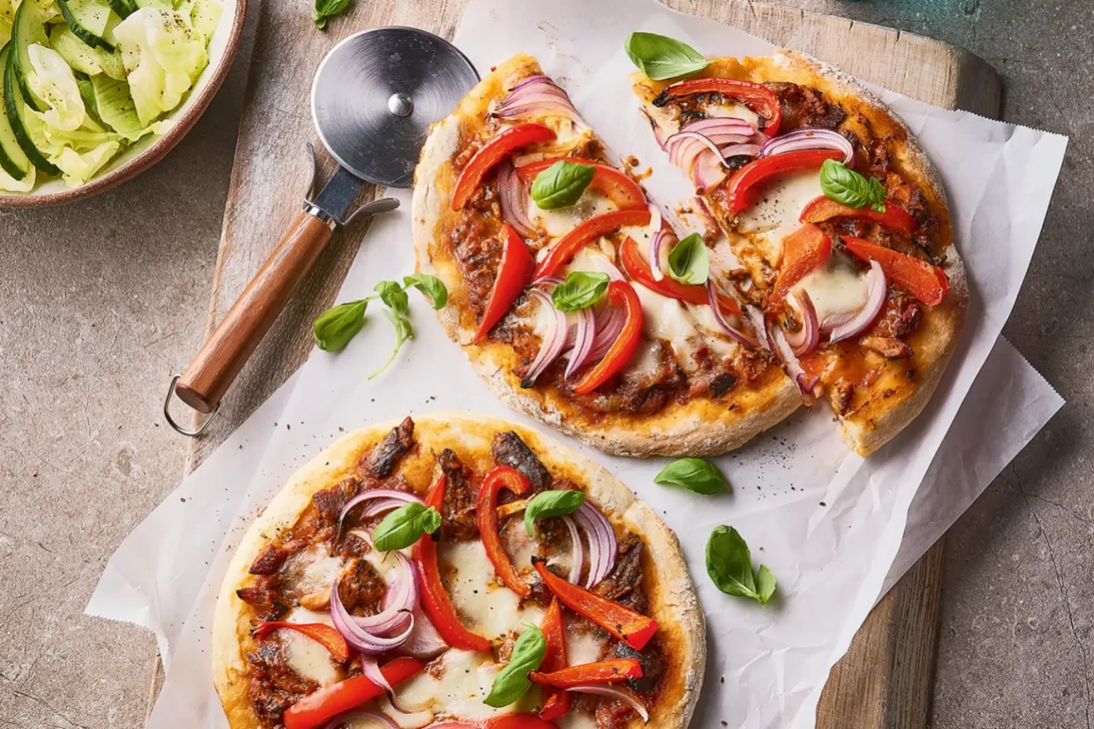 Pizza au pain plat aux sardines