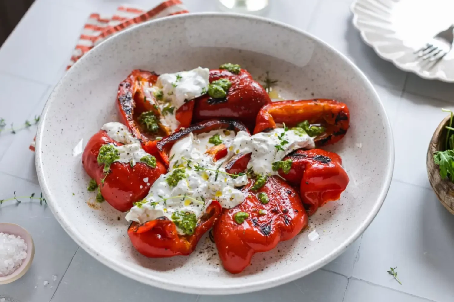Poivrons rouges grillés au pesto