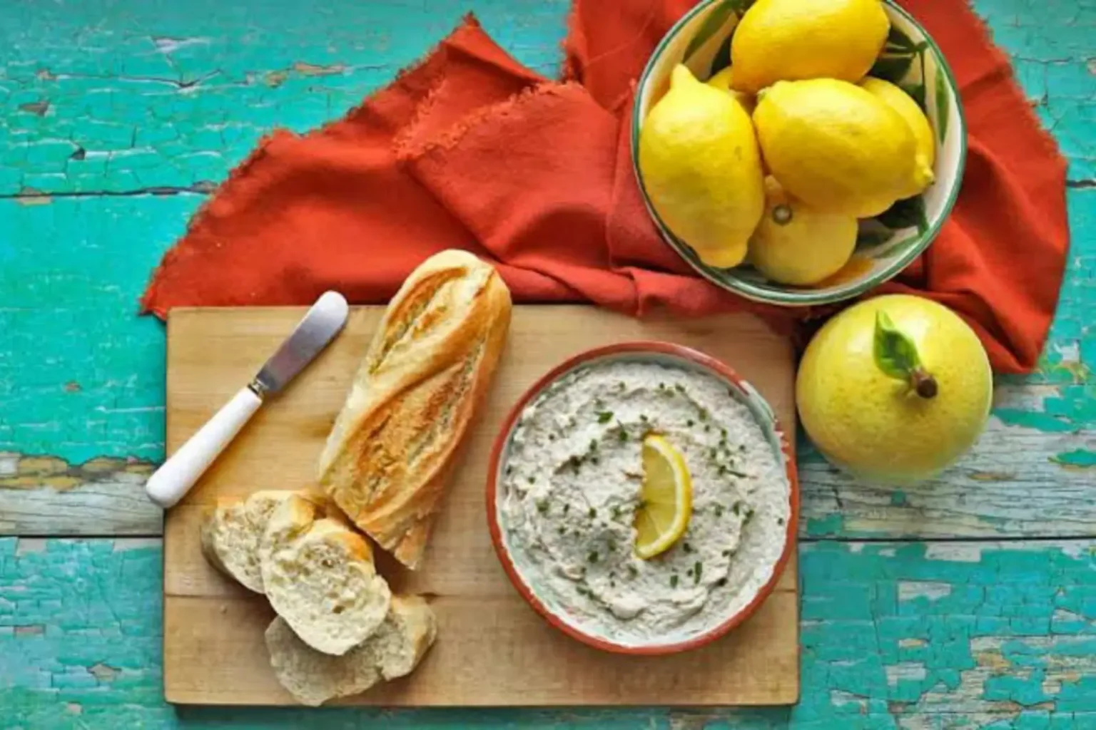 Rillettes de maquereau fumé au yaourt grec : la tartinade fraîche et légère prête en 10 minutes Rillettes de maquereau fumé au yaourt grec