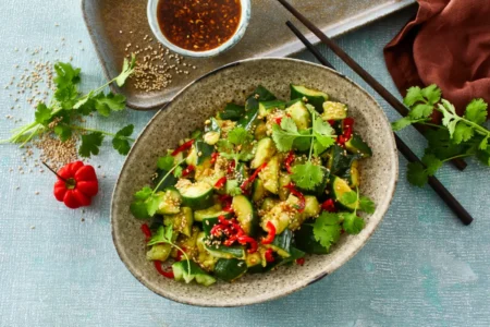 Salade de concombre à l’asiatique : la recette ultra fraîche et croquante prête en 10 minutes Salade de concombre à l'asiatique