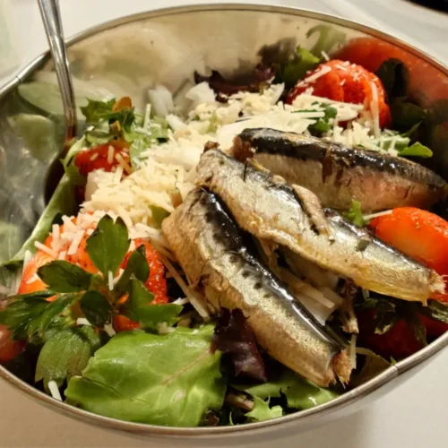 Salade de sardines aux fraises