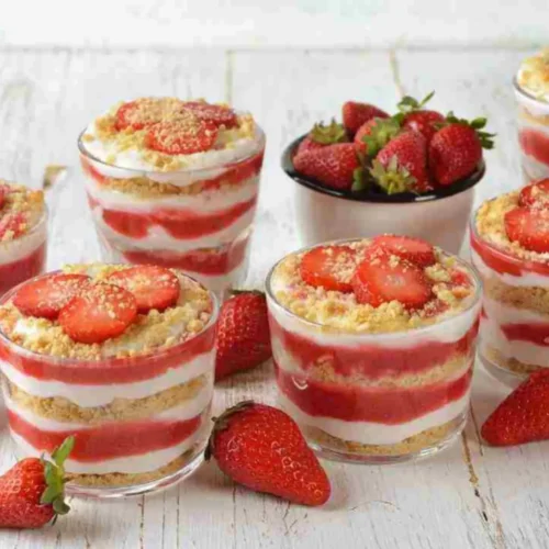 Verrines cheesecake aux fraises sans cuisson