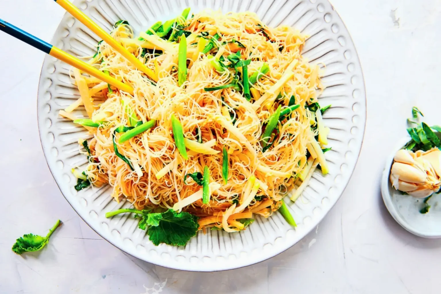 Vermicelles de riz sautés aux légumes