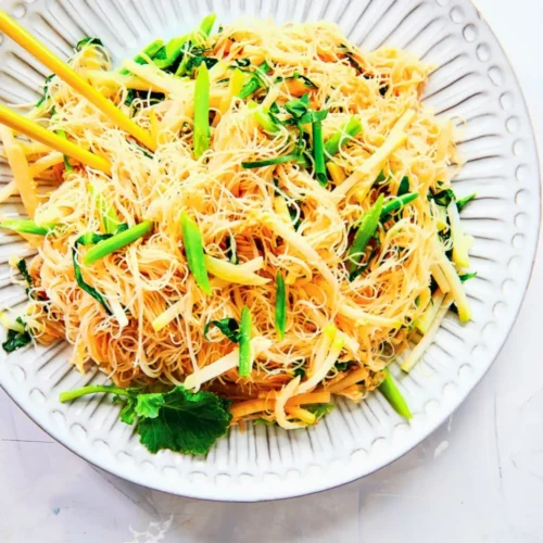 Vermicelles de riz sautés aux légumes
