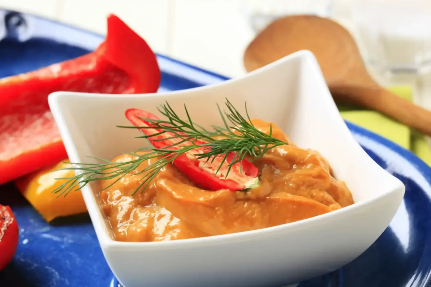 Ktipiti : la délicieuse trempette grecque à la feta et aux poivrons qui change du houmous Ktipiti