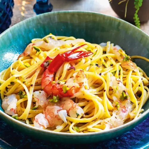 Linguine aux crevettes crues marinées