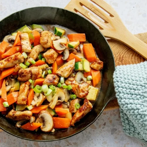 Sauté de poulet aux légumes