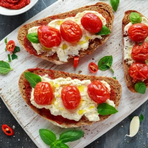 Tartines à la burrata et tomates cerises rôties