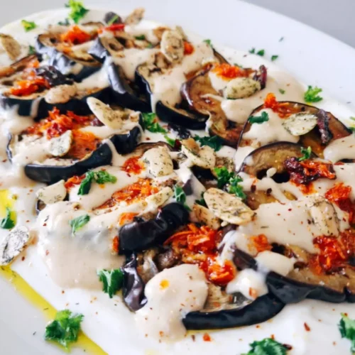Aubergine rôtie au yaourt grec