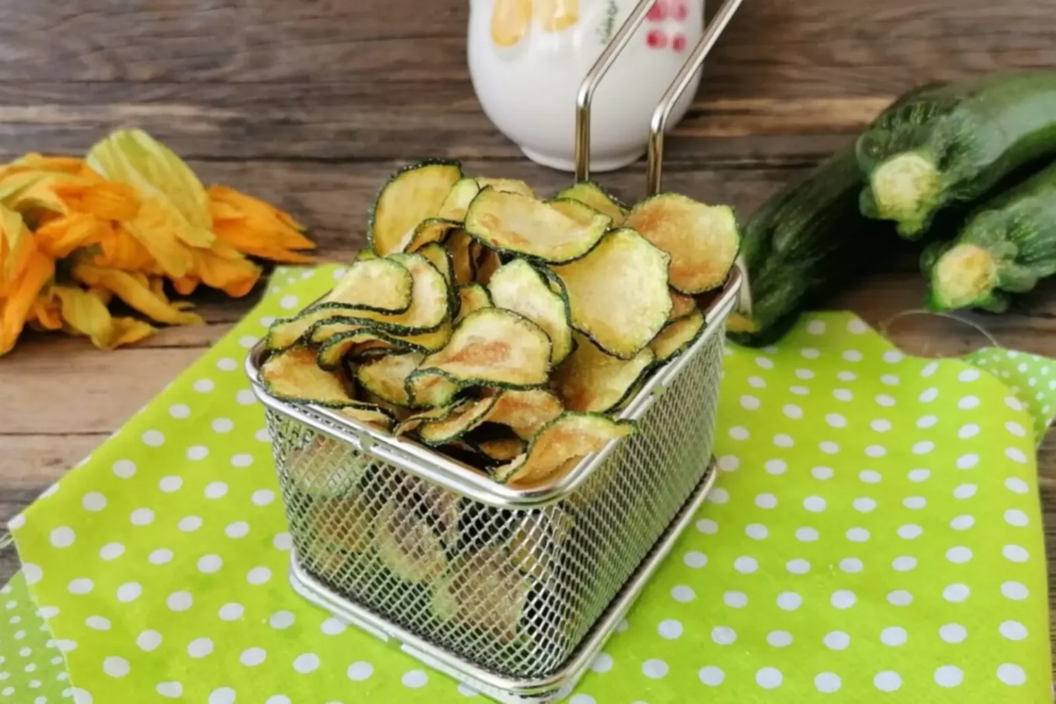 Chips de courgette croustillantes : l’astuce pour les réussir sans friture Chips de courgette croustillantes