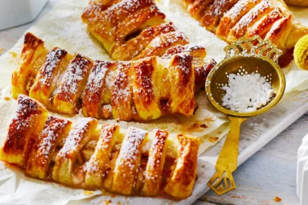 Cornets feuilletés à la rhubarbe