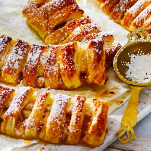 Cornets feuilletés à la rhubarbe
