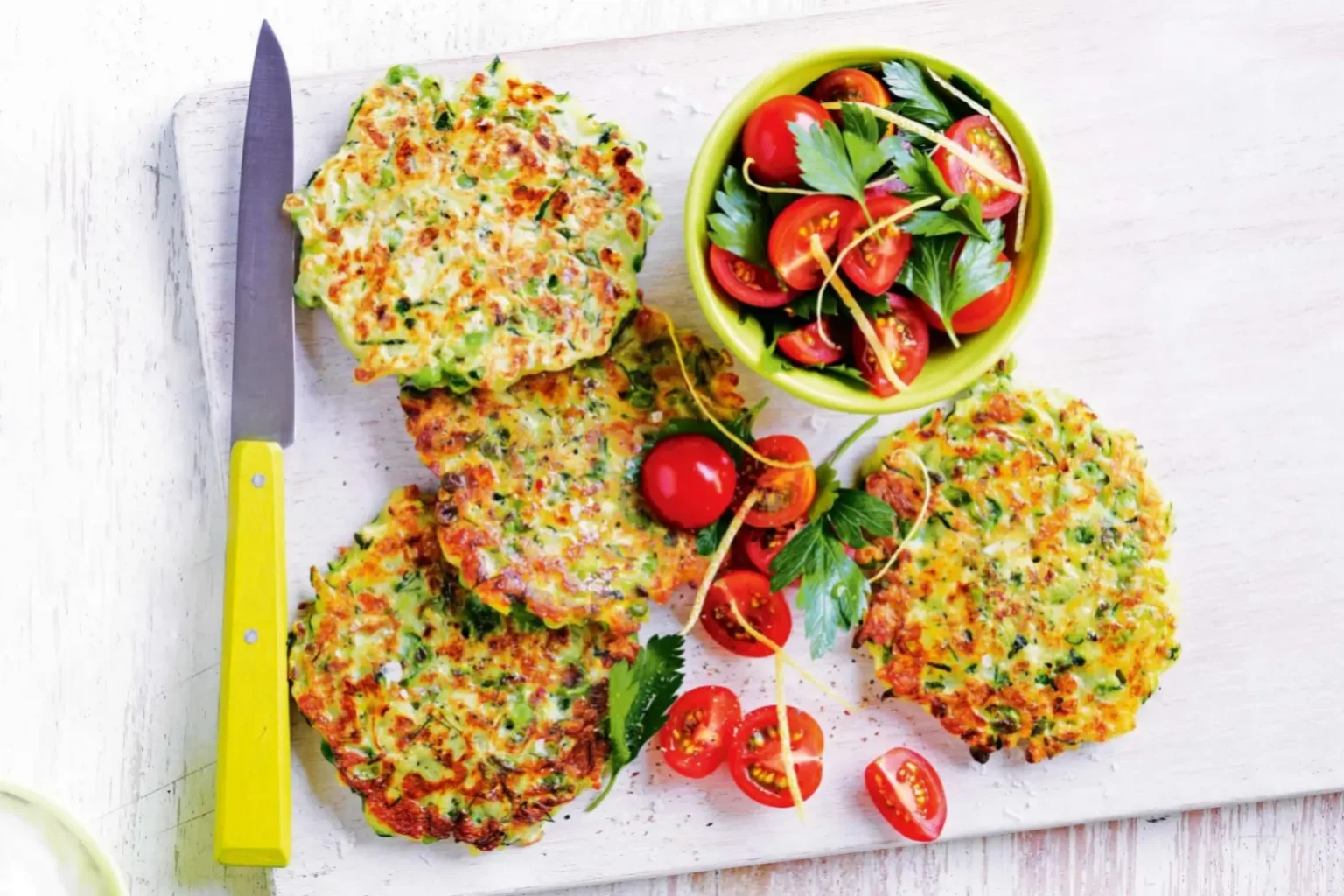 Galettes de courgettes aux petits pois