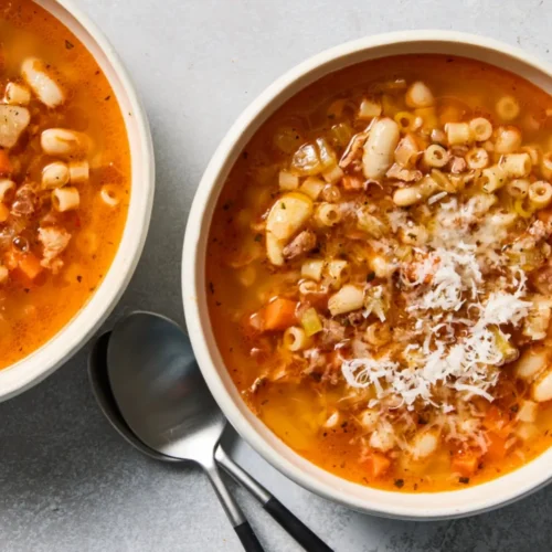 Soupe aux pâtes et aux haricots