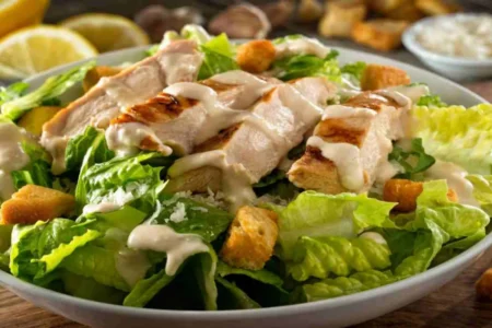 Salade César au poulet grillé