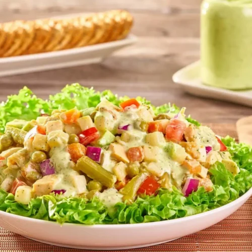 Salade de poulet aux légumes