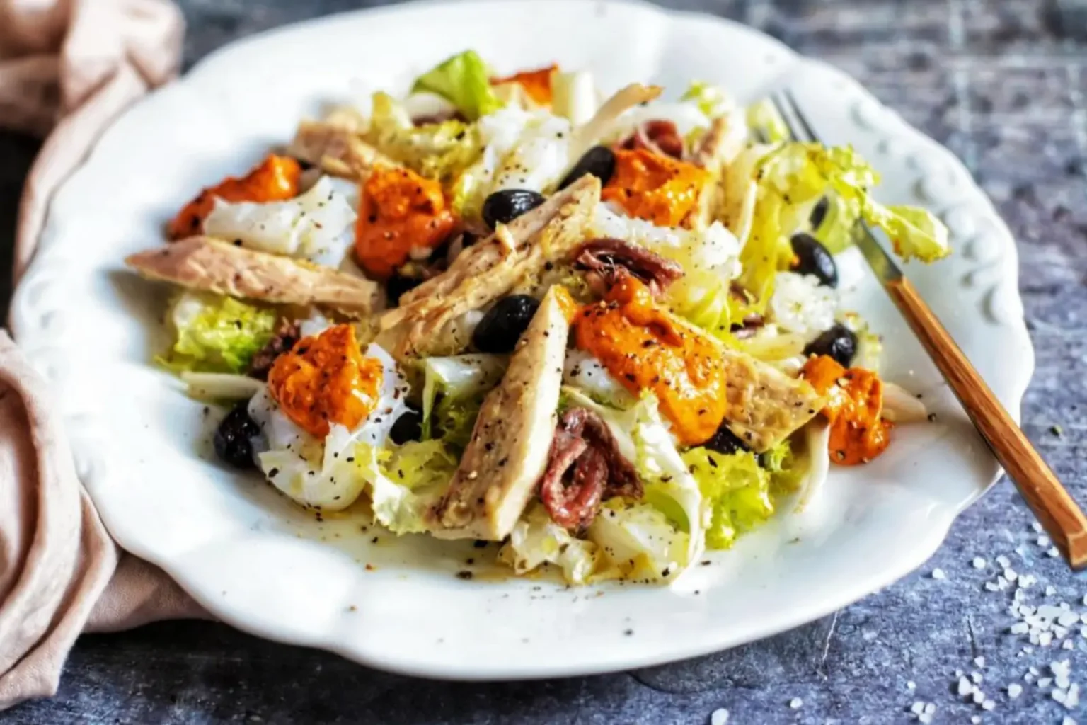 Salade méditerranéenne au thon : la recette fraîche et pleine de saveurs Salade méditerranéenne au thon