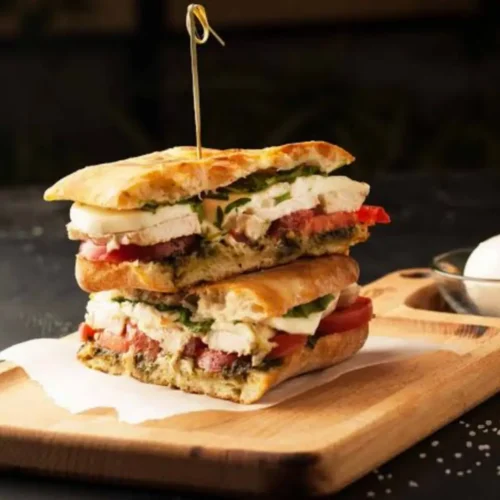 Sandwich Caprese au poulet