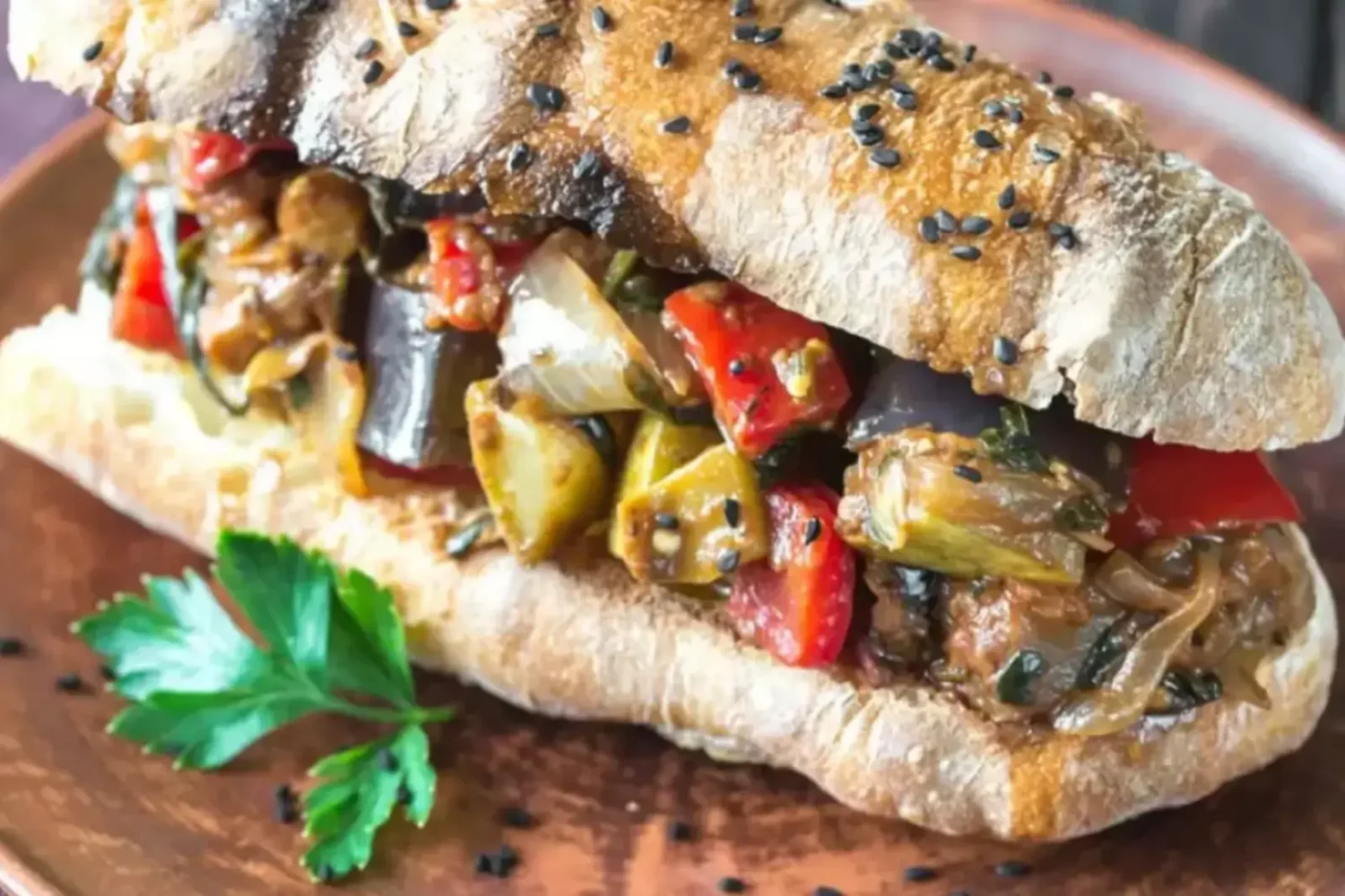 Sandwich à l’escalivada : le sandwich catalan aux légumes grillés qui change tout Sandwich à l'escalivada