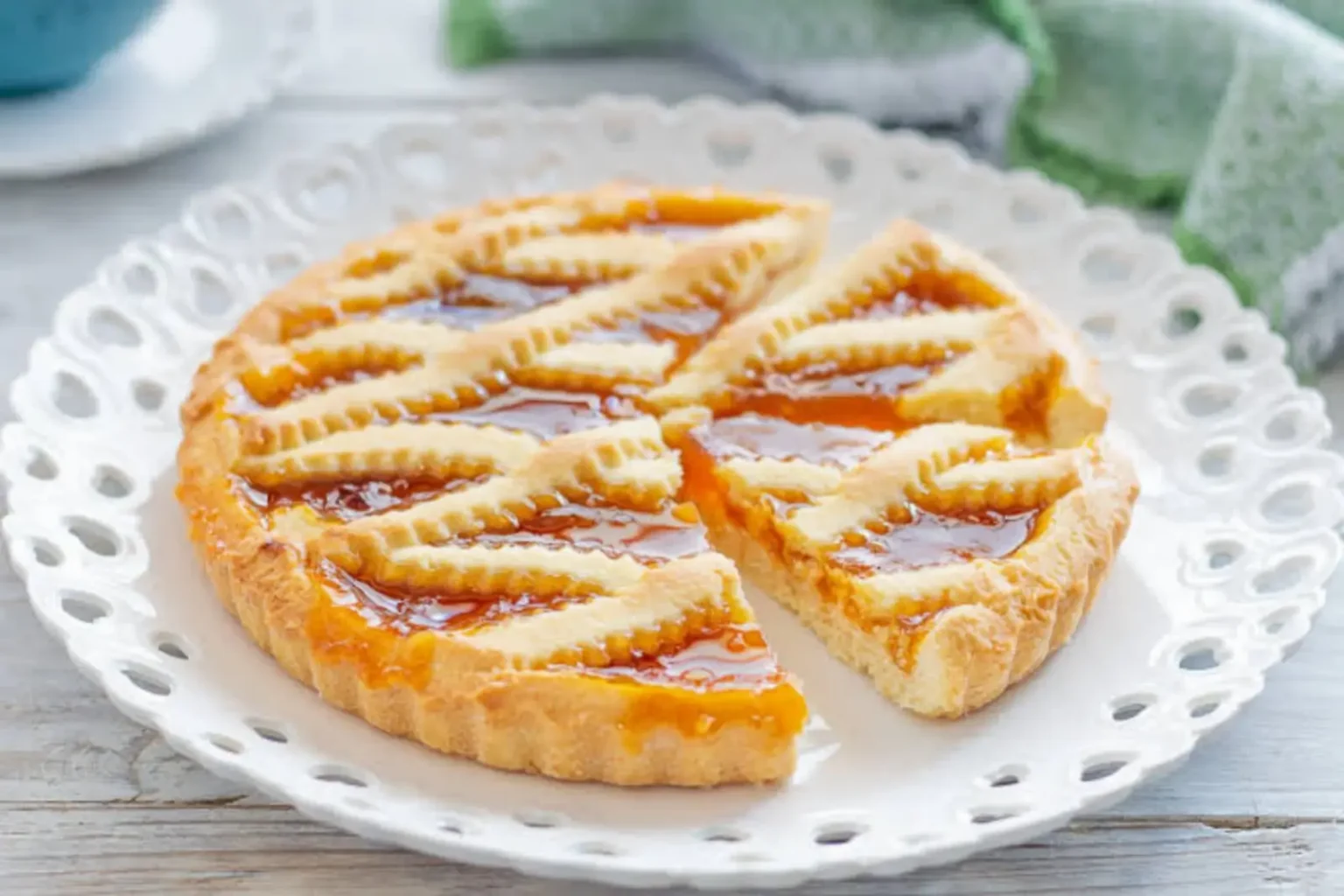 Tarte à la confiture d’abricots : le dessert doré et fondant qui fait toujours son effet Tarte à la confiture d’abricots