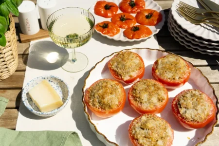 Les tomates gratinées rendent toujours trop d’eau, sauf si vous les salez vingt minutes avant le four Tomates Gratinées fromages