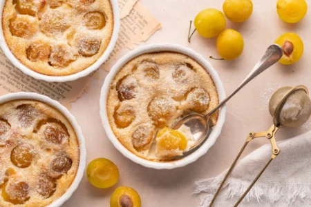 Clafoutis aux mirabelles : cette version individuelle est fondante à souhait Clafoutis de mirabelles
