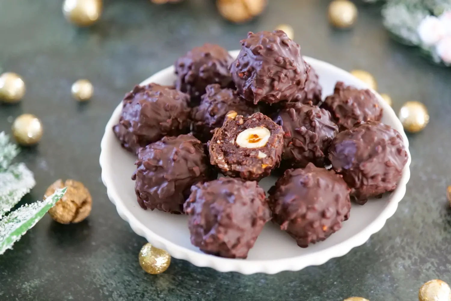 Boules chocolatées façon ferrero rocher : la recette ultra facile qui fait craquer les enfants Boules chocolatées façon Ferrero Rocher