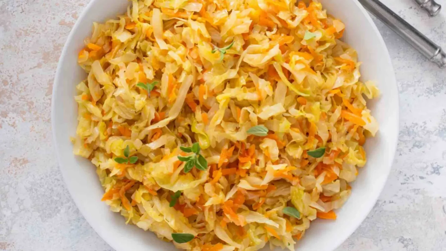 Chou sauté aux carottes : l’accompagnement express qui change du quotidien Chou sauté aux carottes