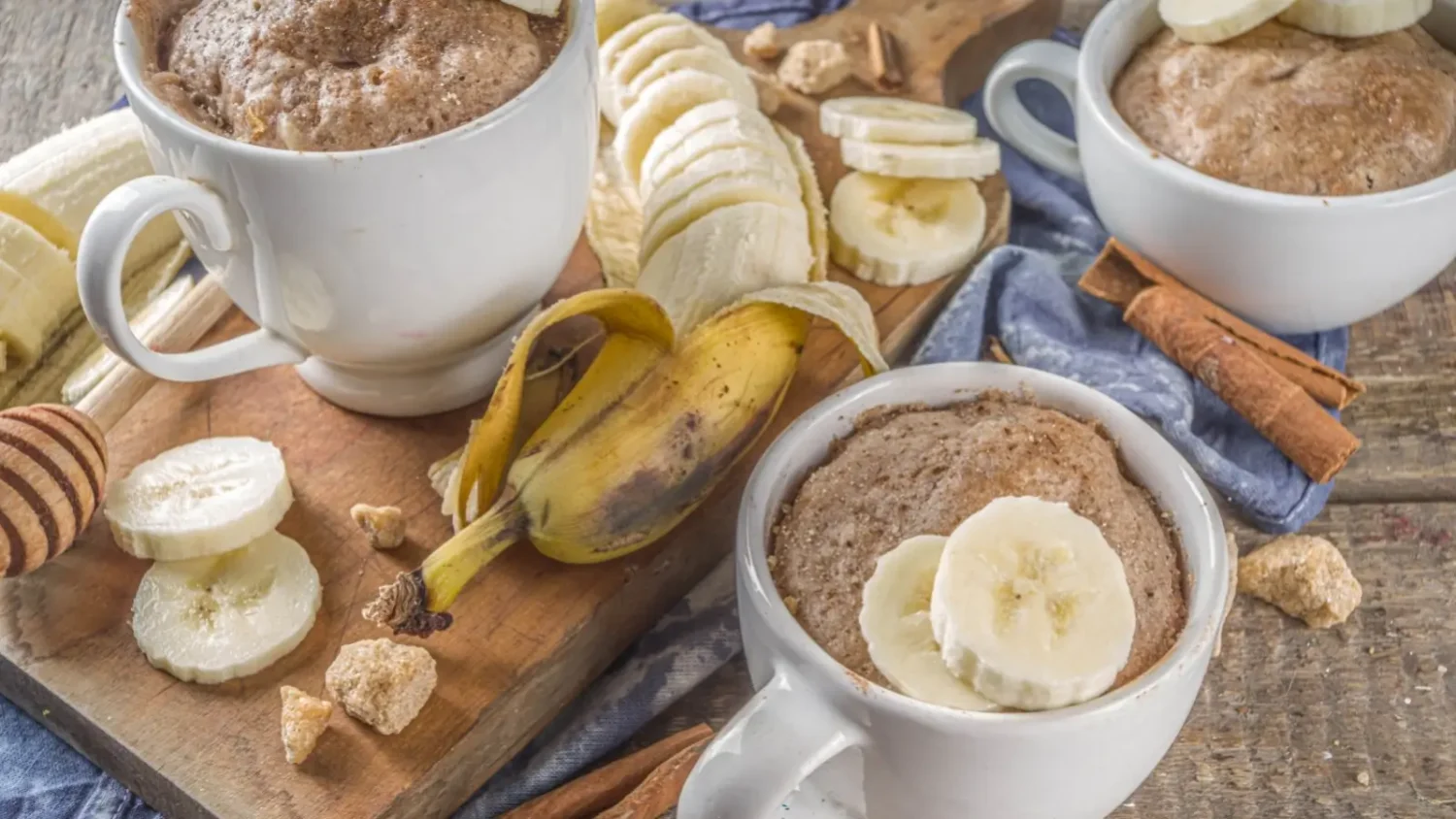 Mug cake à la banane sans sucre ni beurre : prêt en 2 minutes Mug cake à la banane