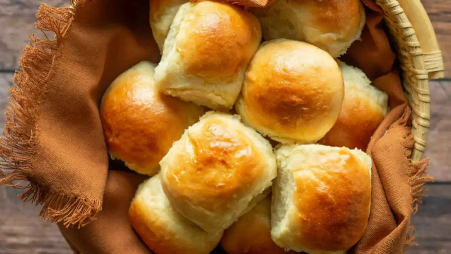 Petits pains moelleux : la recette express prête en moins d’une heure Petits pains moelleux